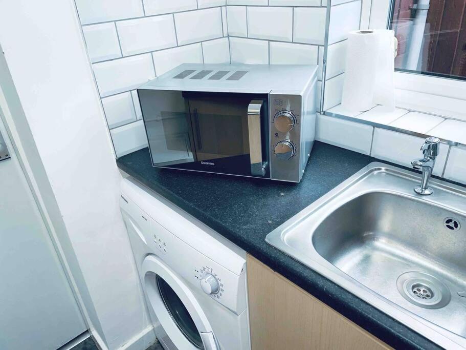 Homely 3 Bed Town House In Coventry City Centre Екстериор снимка