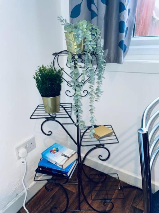 Homely 3 Bed Town House In Coventry City Centre Екстериор снимка