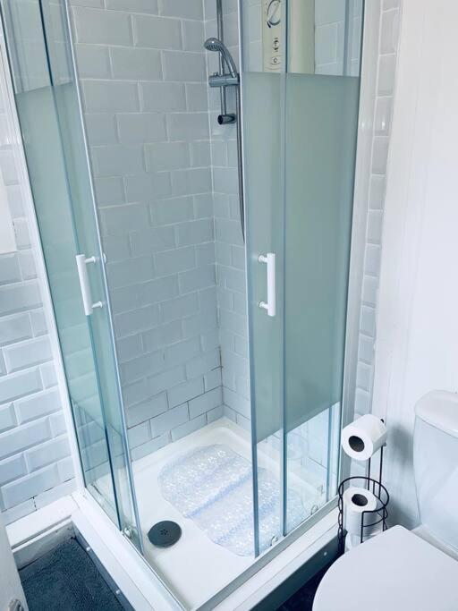 Homely 3 Bed Town House In Coventry City Centre Екстериор снимка