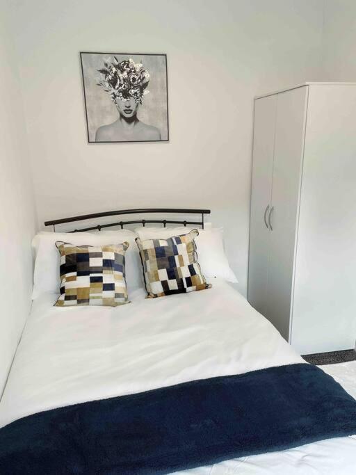 Homely 3 Bed Town House In Coventry City Centre Екстериор снимка